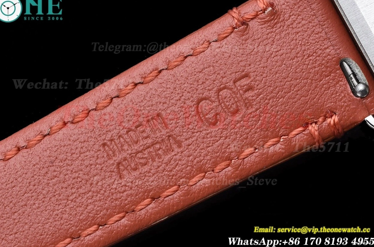 Tank Strap Quartz K11F On Red Leather White Must dial Small 0404